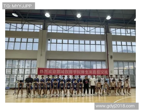 深圳篮球队的控制体系与战术解析：提升团队协作与比赛胜率的关键策略