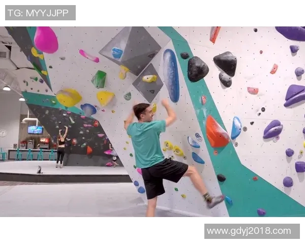 南京攀岩队勇夺攀岩战术排行榜第五名展现实力与团队精神