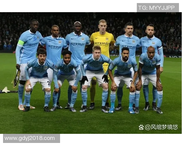 深圳足球队强势领跑联赛积分榜以54分稳居第一位置 深圳足球队强势领跑联赛积分榜以54分稳居第一位置