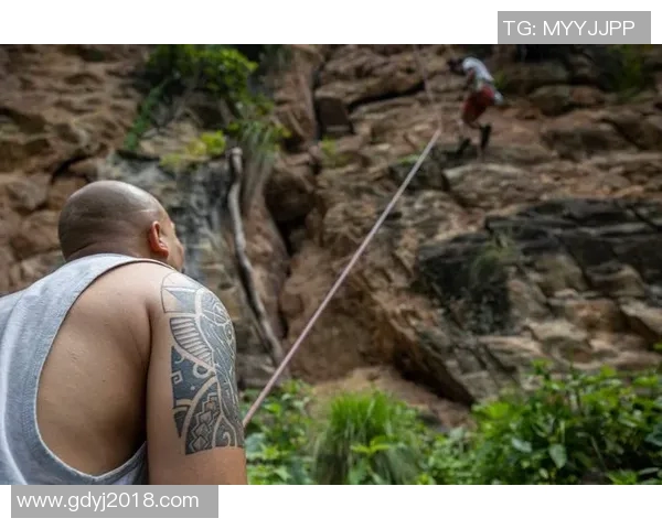 上海攀岩队战术之争引发热议攀岩爱好者的不同声音与观点分析