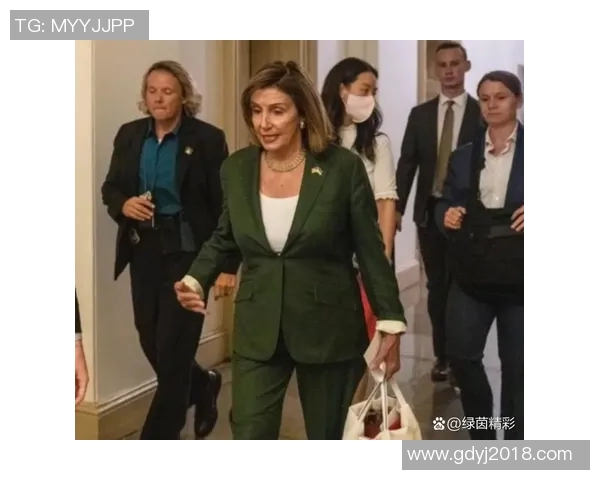 佩洛西与足球明星的精彩互动视频揭晓背后的故事与友谊 佩洛西与足球明星的精彩互动视频揭晓背后的故事与友谊