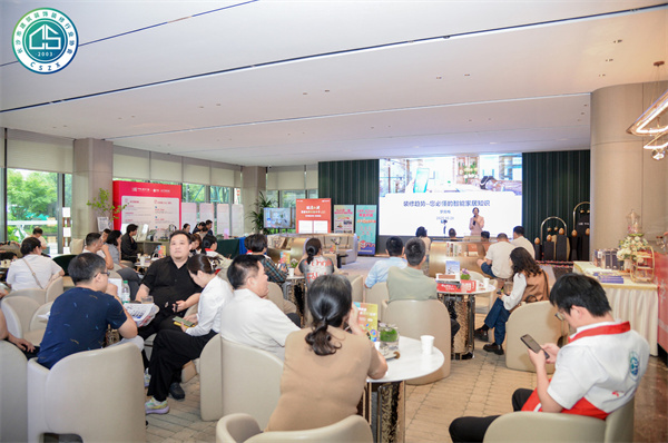 星空·综合体育“好屋子 好装修”2025年长沙市粉饰装修政策公益宣讲暨观赏榜样房